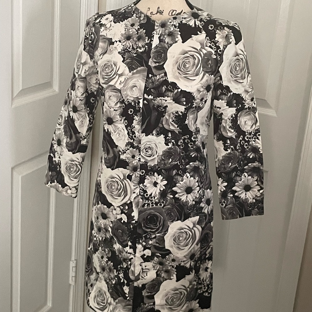 BEAUTIFUL DRESS!
